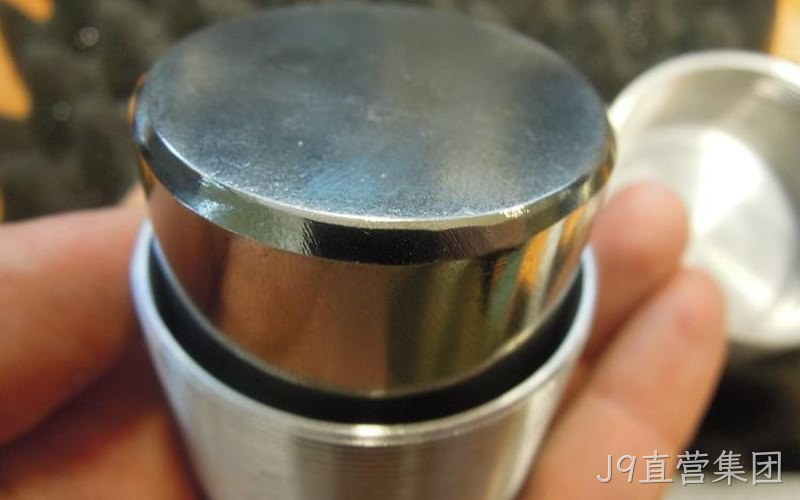 J9直营集团发布高浪涌SiC JBS二极管 强化恶劣工况鲁棒性